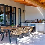 Willa Vista - New Entry 2025 *