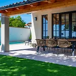 Vista - New Entry 2025