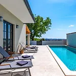 Vista - New Entry 2025 * Pula