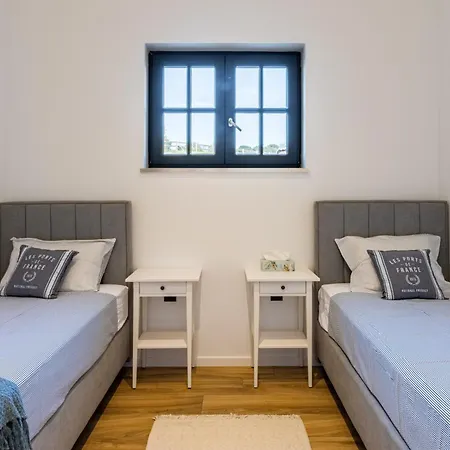 Vista - New Entry 2025 Vila Pula