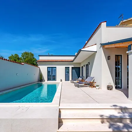 Vila Vista - New Entry 2025 *